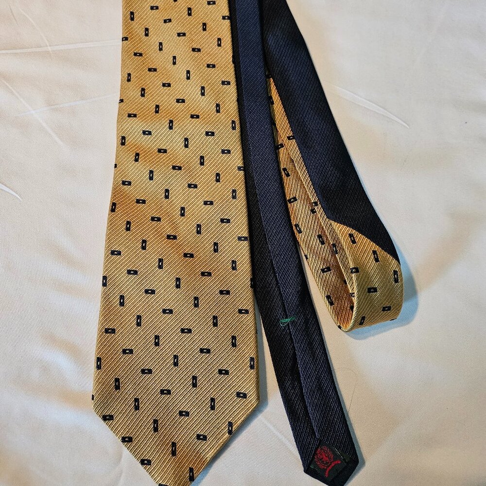 Vintage Tommy Hilfiger Yellow Gold 100% Silk Neck Tie‎ Blue Green Made in USA